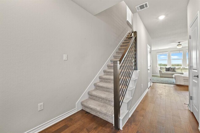 Building Photo - 488 Pepperbark Loop
