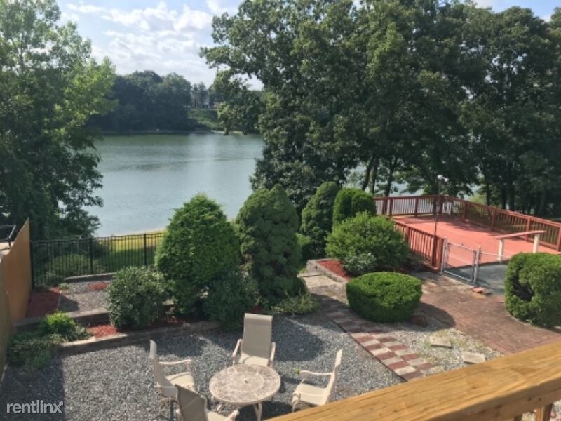 1164 Lonsdale Ave, Lincoln, RI 02865 Condo for Rent in Lincoln, RI