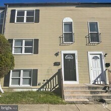 Building Photo - 1827 Grempler Way