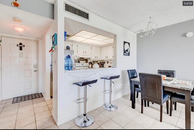 Foto del edificio - 5570 NW 44th St
