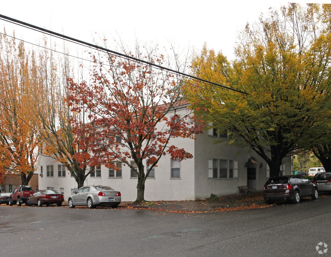 Primary Photo - Mission Rose Apartments