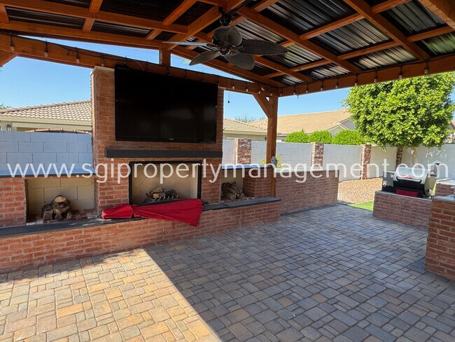 Foto del edificio - 18609 W Onyx Ave