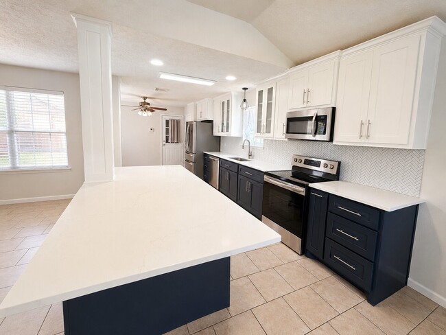 Building Photo - 9734 Willmont Rd