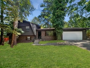 Building Photo - 7404 Meadows Dr