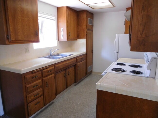 Building Photo - LEASE PENDING - Beautiful Two Story SLO Condo