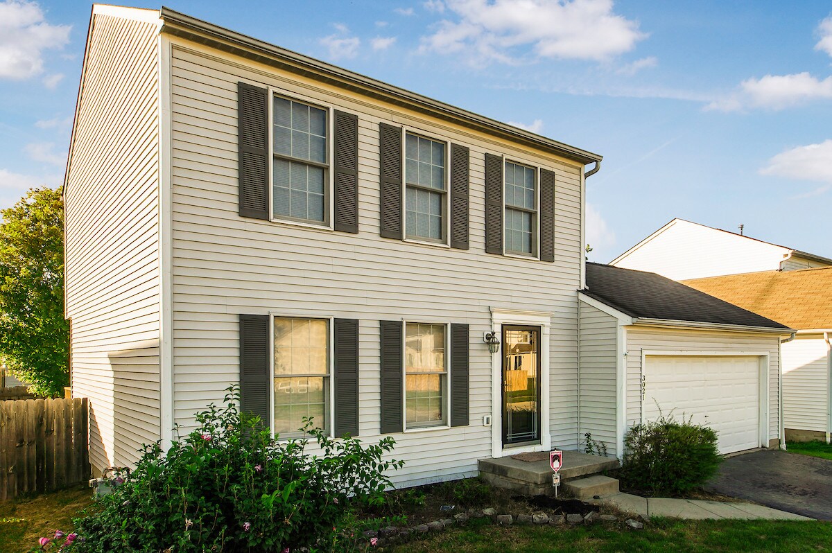 Primary Photo - 3021 Briar Ridge Rd