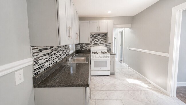 COCINA - 37 Blum St