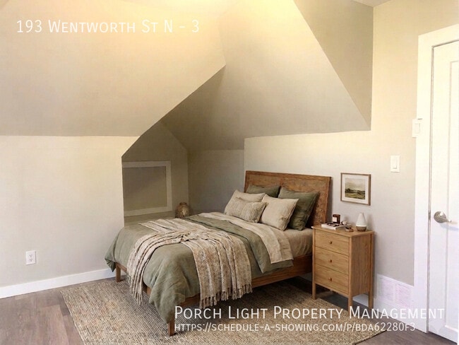 Building Photo - Great Loft 1 Bedroom with parking for 2