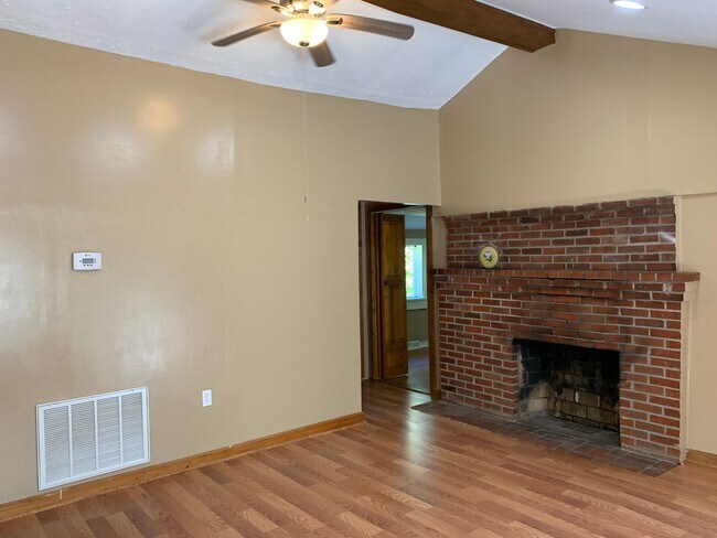 Foto del edificio - One Level Home in Concord
