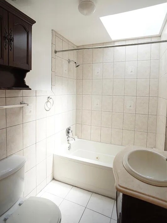 Building Photo - 135 Adelphi St