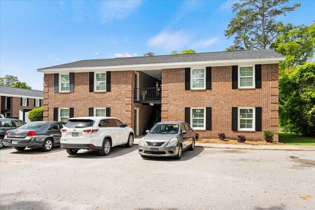 Building Photo - 319 Revell Dr