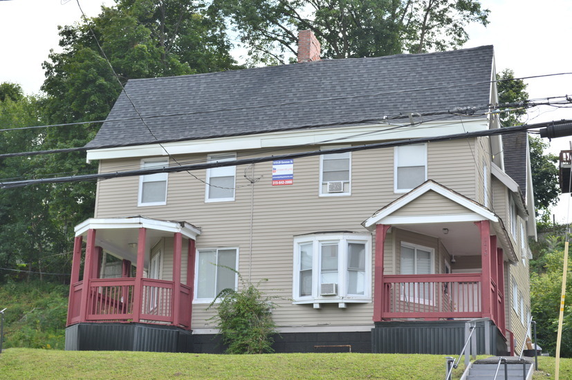 Primary Photo - 1418 E Genesee St
