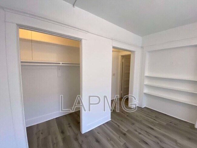 Building Photo - 2913 Flower St
