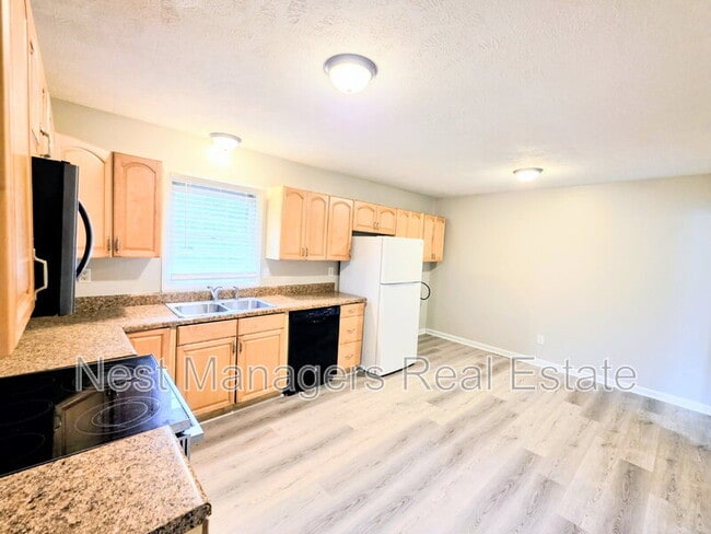 Building Photo - 425 Morley Dr