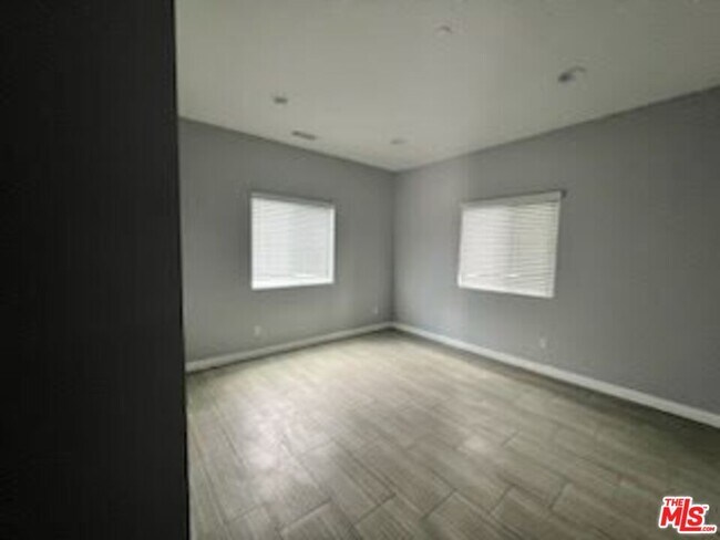 Building Photo - 1053 N Pershing Ave