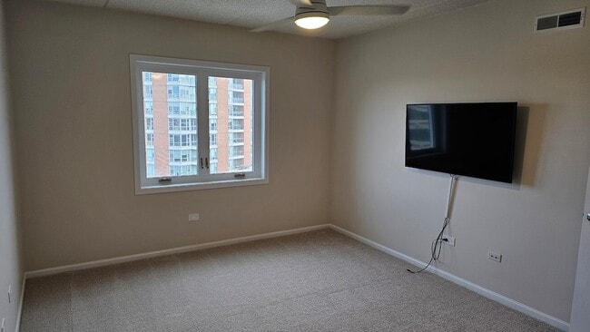 Foto del edificio - 675 Pearson St