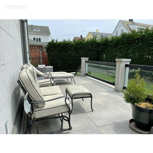 Building Photo - 246 83rd St