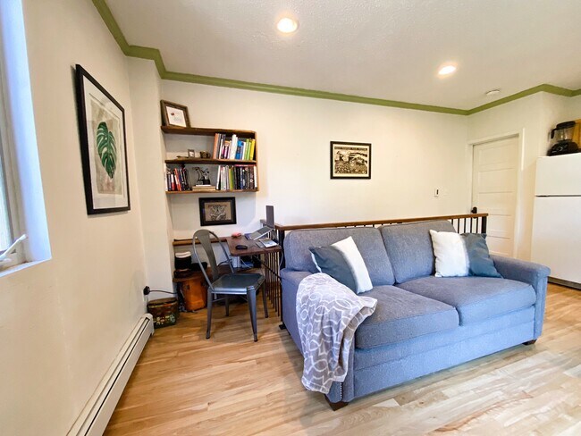 Office/Living Room - 607 Cascade Ave