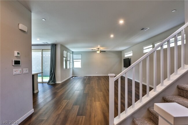 Building Photo - 3229 Vittoria Ave