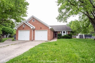 Building Photo - 406 E Tulip Dr