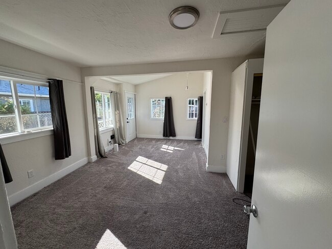 Foto del edificio - 2069 Harrington Ave