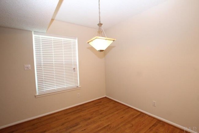 Foto del edificio - 3309 Kingswood Ct