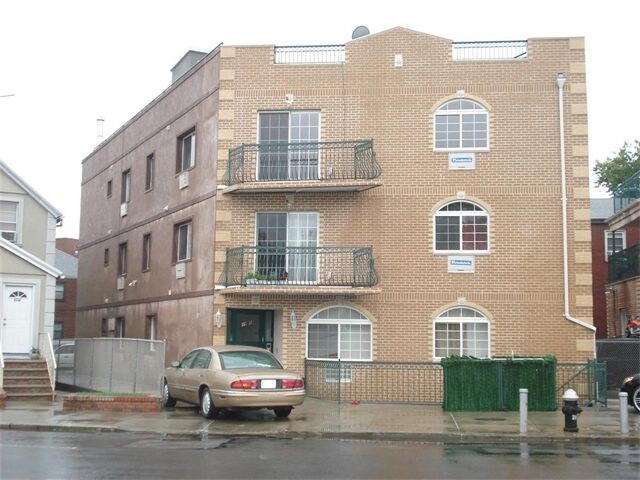 Primary Photo - 89-14 S Conduit Ave
