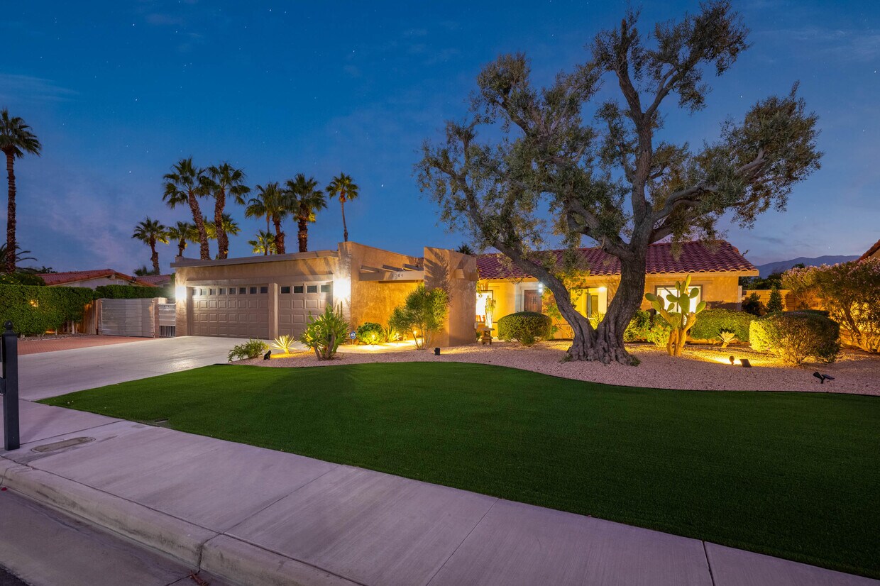 Primary Photo - 1289 E Caleta Way