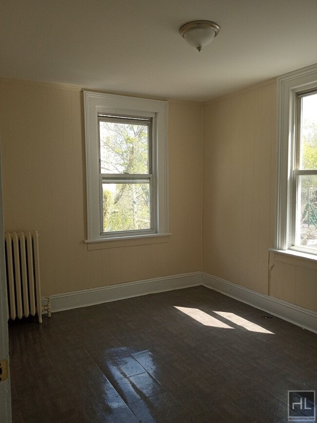 Building Photo - Chestnut St Yonkers