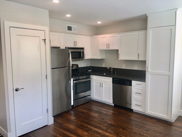 Primary Photo - 1325 18th St