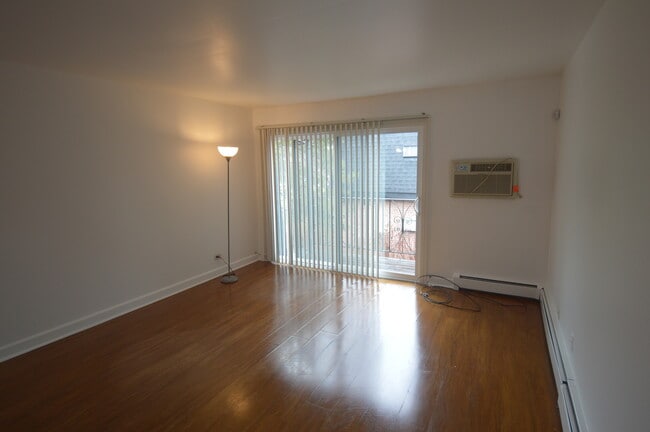 Building Photo - 845 Westmoreland Dr