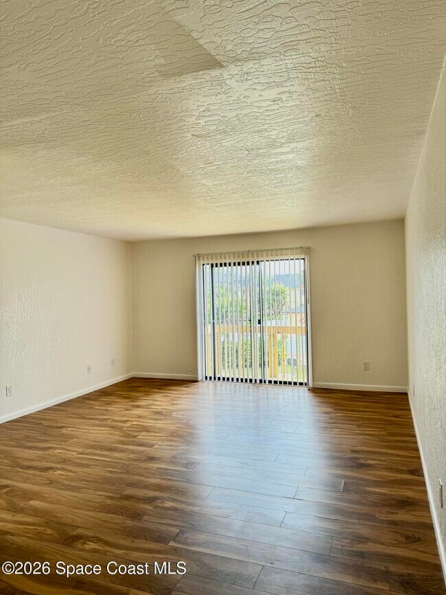 Building Photo - 2100 Forest Knoll Dr NE