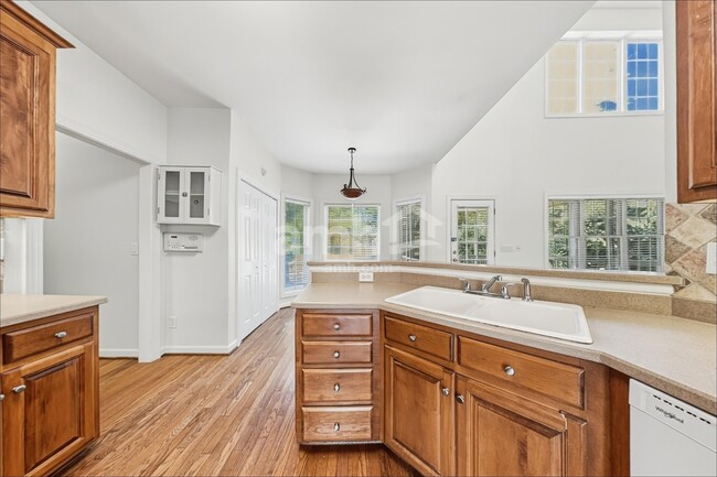 Building Photo - 4030 Belle Meade Cir