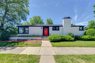 Building Photo - 4021 W Estes Ave