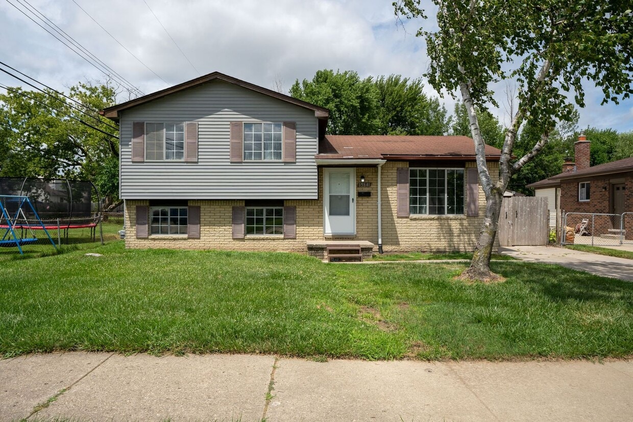 Primary Photo - Must see FOUR bedroom Trilevel home