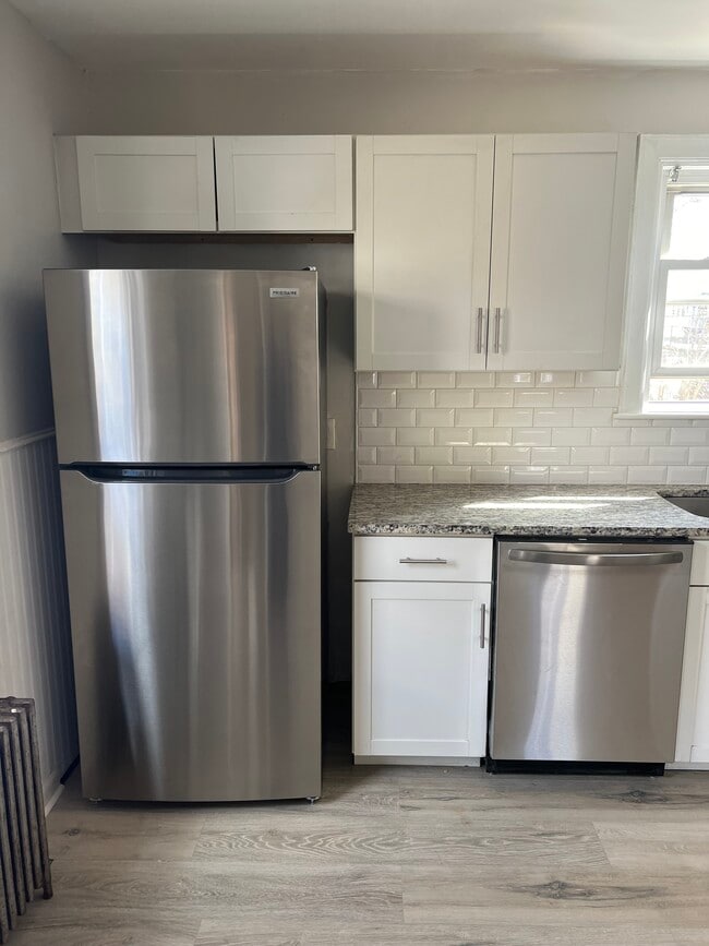 Building Photo - 28 Steere Ave