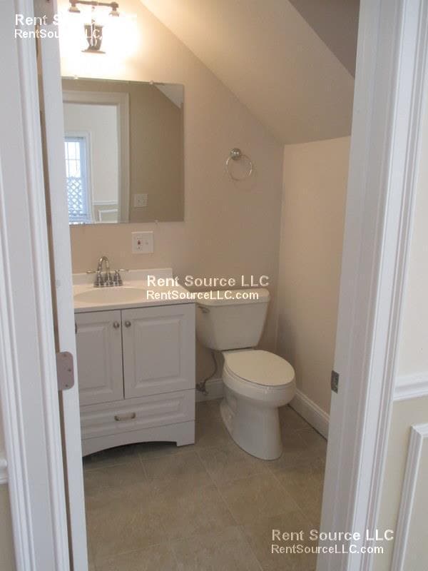 Building Photo - 21 Gilman St