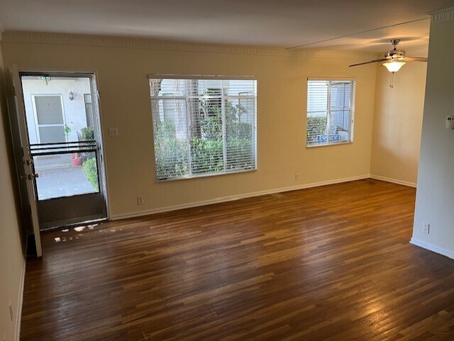 Foto del edificio - 3175 S Barrington Ave