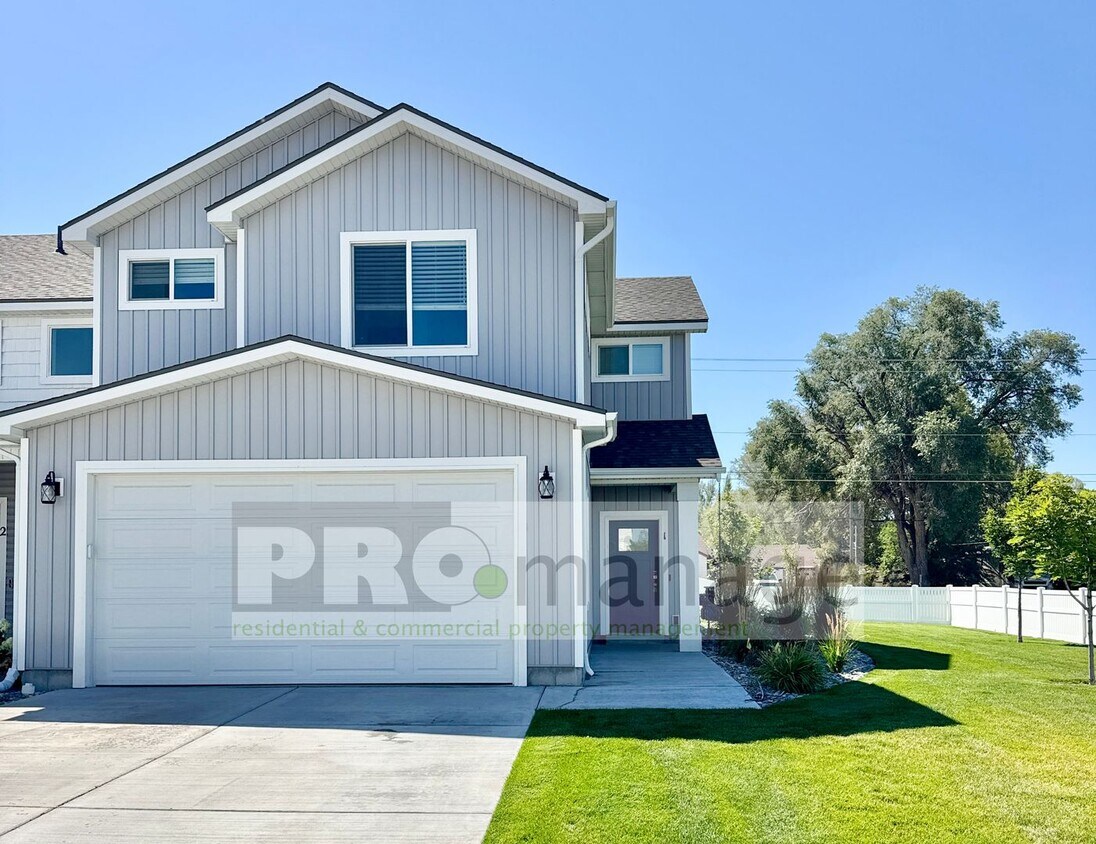 Primary Photo - Brand New Townhome - 3 bed, 2.5 bath, 2 ca...