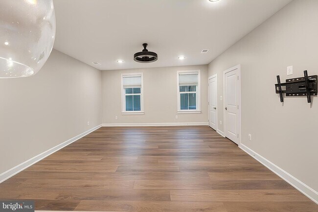 Foto del edificio - 43771 Metro Ter