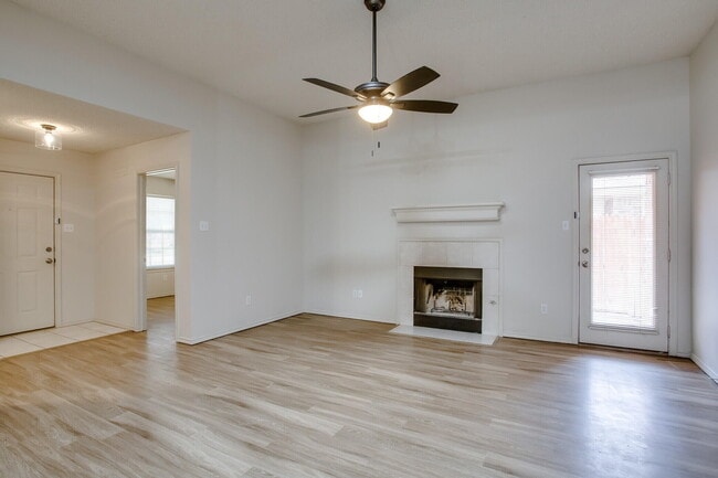 Building Photo - 3113 99th St