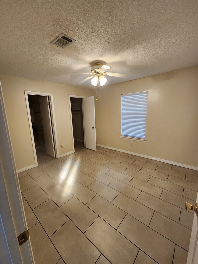 Dormitorio principal - 2251 Sparrow Ln