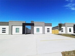 Building Photo - 3400 Ventura Ave
