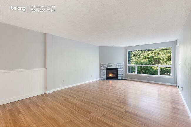 Building Photo - 9416 1st Ave NE