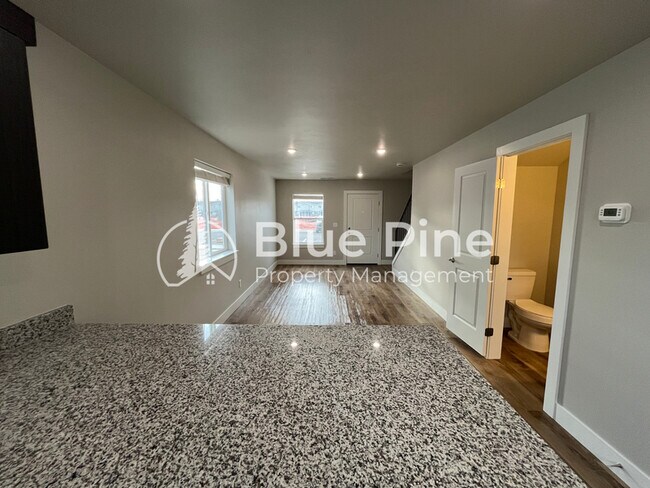Foto del edificio - 1622 Hannah Ln