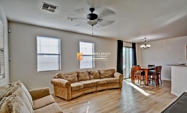 Foto del edificio - 8169 W Groom Creek Rd