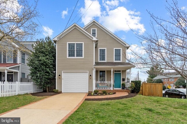 Frente de la casa - 3516 7th St N