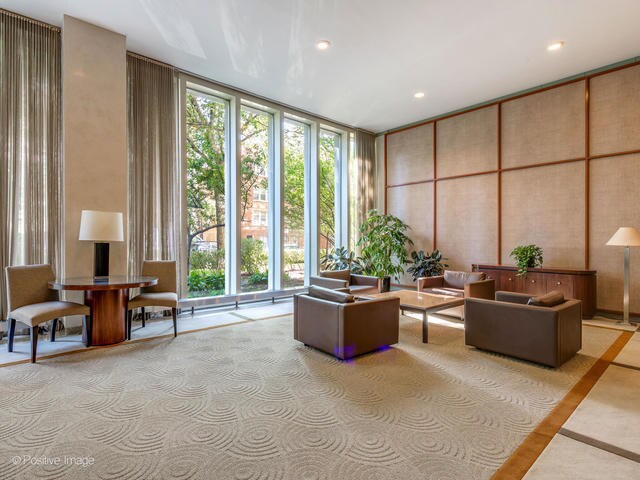 Foto del edificio - 3550 N Lake Shore Dr