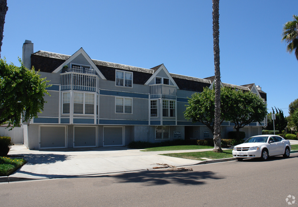 Primary Photo - Queen Victoria Apartments