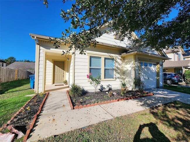 Foto del edificio - 6638 Fairbrook Park Ln